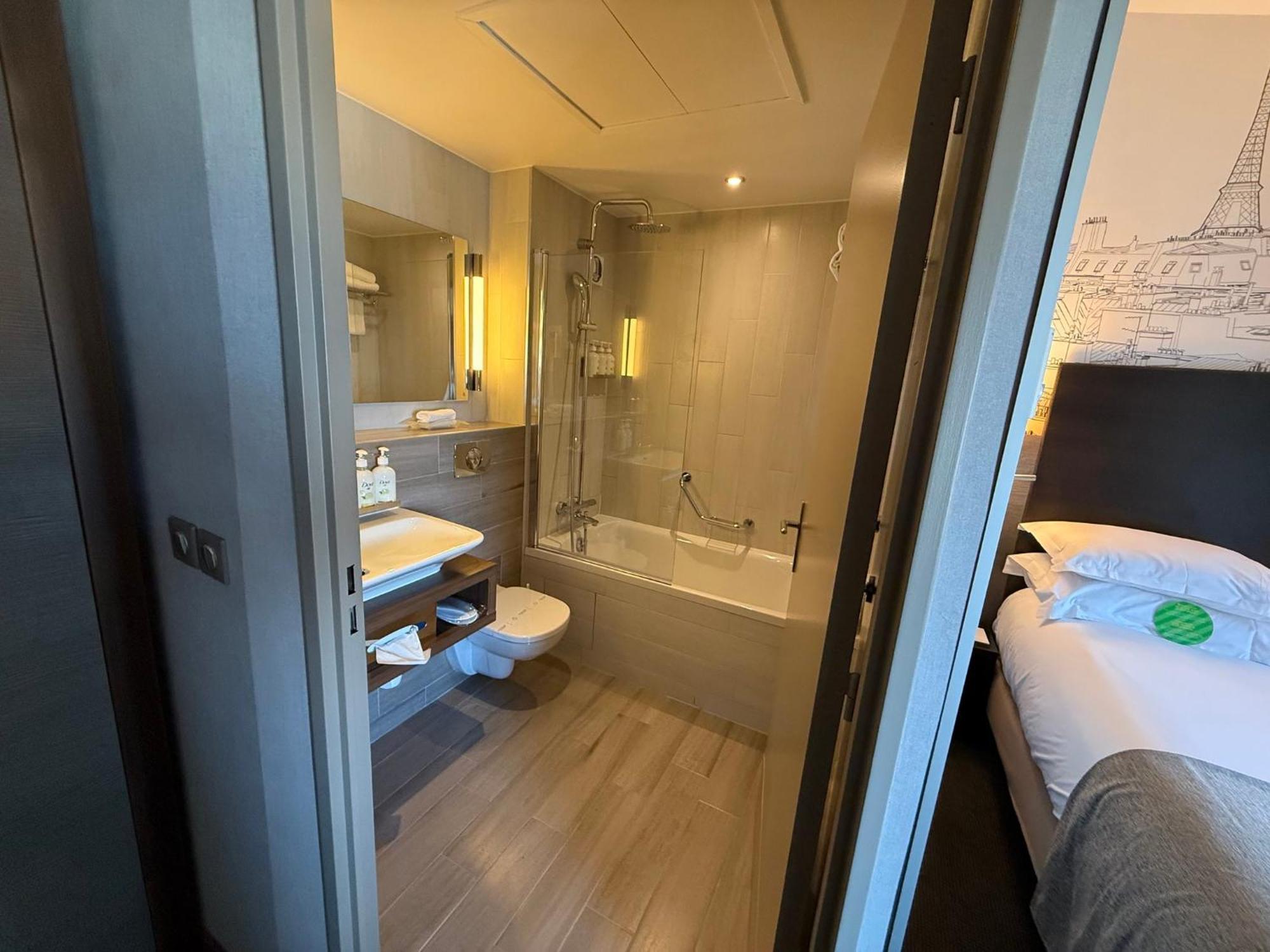 Hotel Montmartre By Ihg Paris